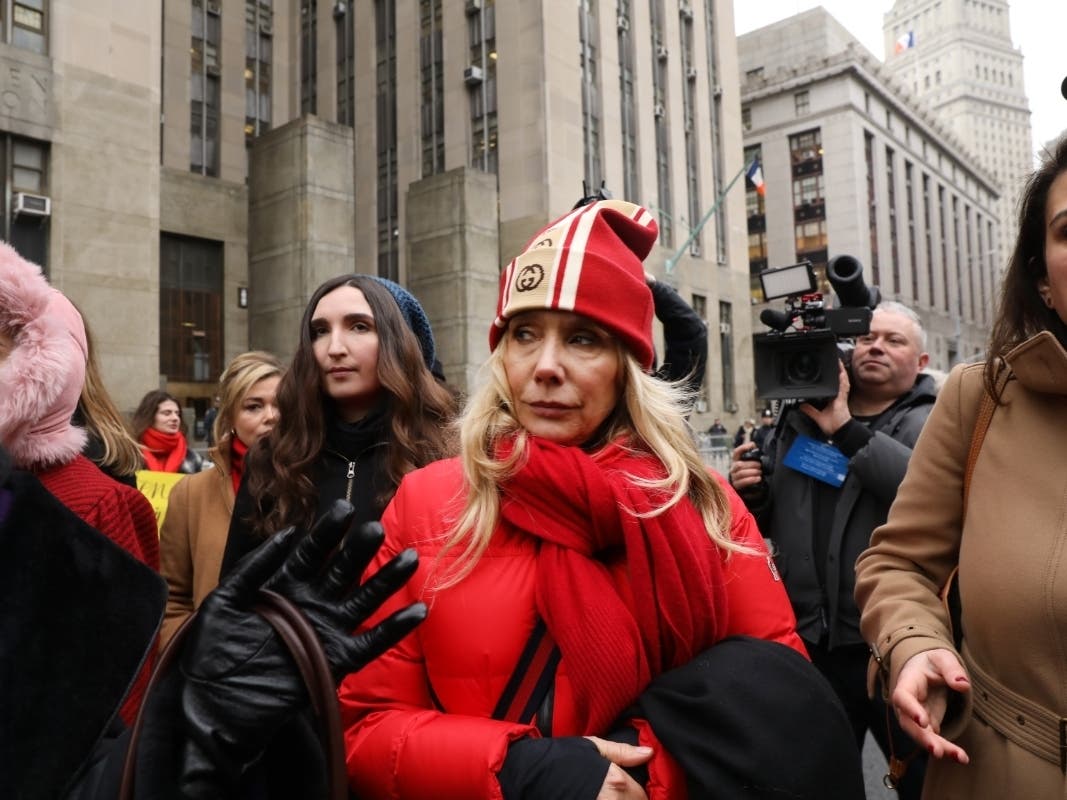 File Photo:  Actress Rosanna Arquette joins other accusers and protesters as Harvey Weinstein arrives at a Manhattan court house for the start of his trial on January 06, 2020 in New York City. 