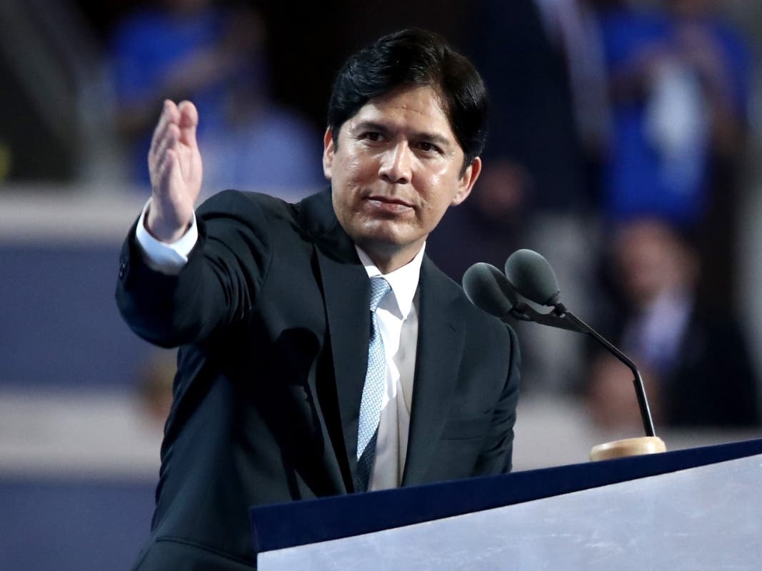Los Angeles City Councilman Kevin de Leon announced he will run for mayor alongside Councilman Joe Buscaino, City Attorney Mike Feuer and Central City Association of Los Angeles President and CEO Jessica Lall.