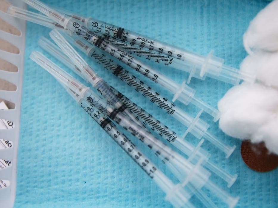 Mobile Clinic Delivers Vaccine to Central American Indigenous Residents in Los Angeles