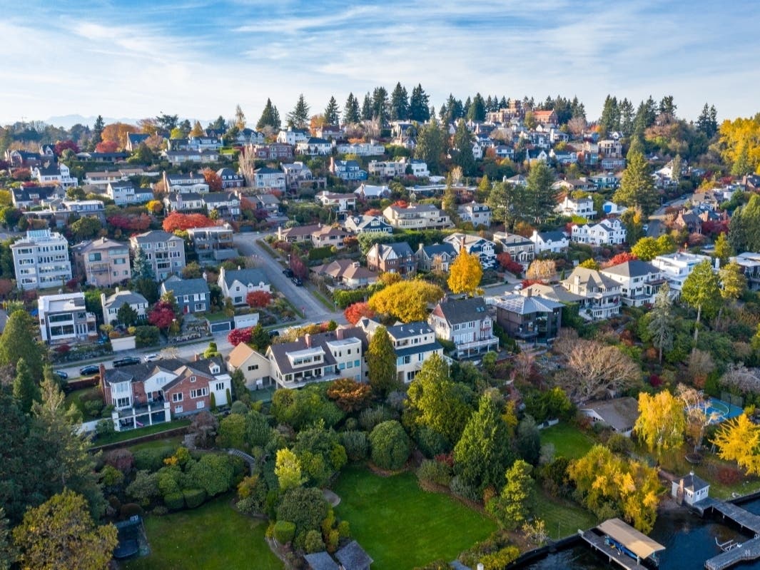 Gov. Jay Inslee announced an $800 million proposal focused on addressing the lack of affordable housing and connecting people experiencing homelessness with permanent shelter.