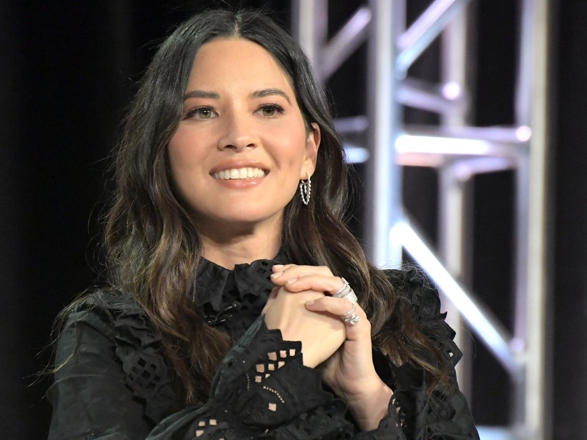 "Queens, Internet, please... do your s---," the actress tweeted along with photos showing a man she claimed attacked her friend's mother.