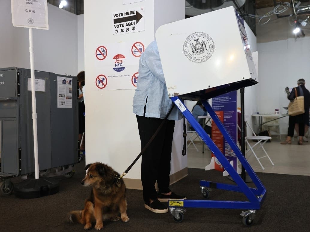 People participate in early voting on June 16, 2021 on the Upper West Side.