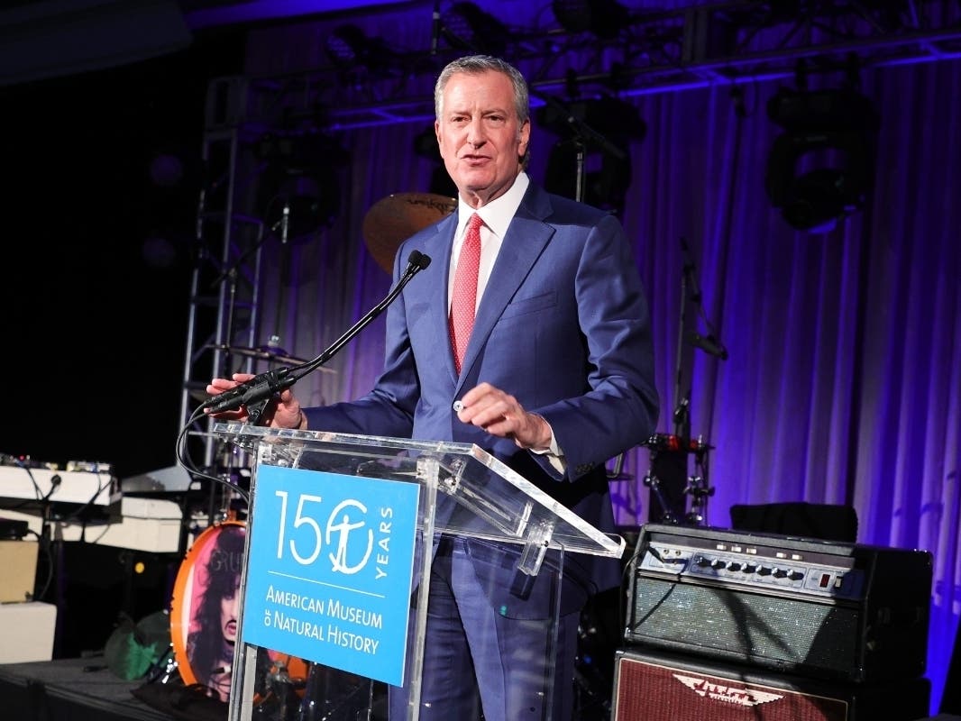  Mayor Bill de Blasio speaks onstage at the American Museum of Natural History Gala 2021 on Nov. 18.