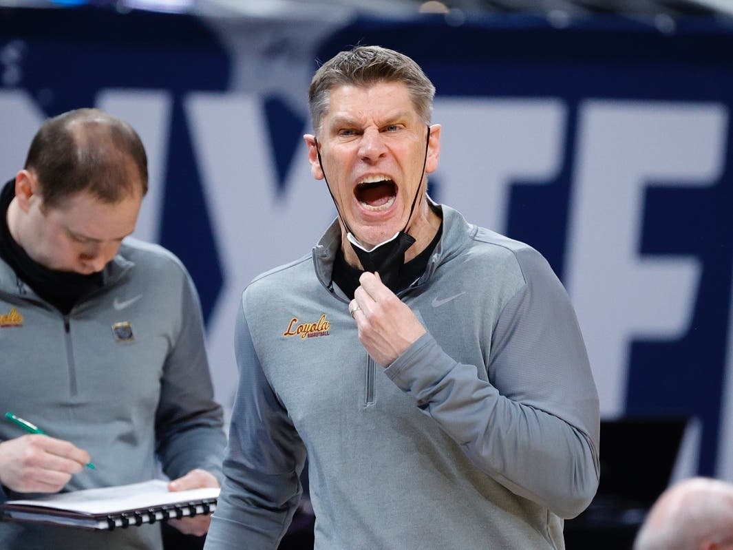 Loyola-Chicago Porter Moser has agreed to take over the basketball program at Oklahoma and will leave the Rogers Park campus after 10 seasons and a Final Four appearance in 2018.