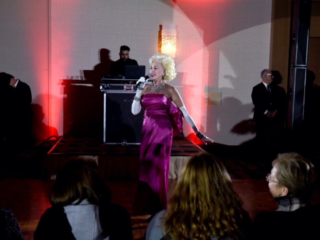 PALM SPRINGS, CA - JANUARY 12: A performer at the 31st Annual Palm Springs International Film Festival on January 12, 2020 in Palm Springs, California.