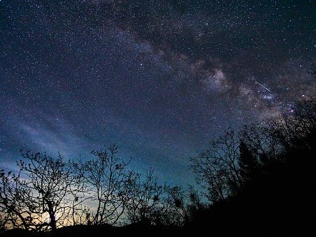 The Lyrids kick off the spring and summer meteor shower season with an Earth Day predawn peak over Palo Alto. The shower overlaps with the long-running Eta Aquariids.