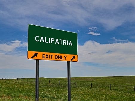The quakes hit near Calipatria, a small town near the Salton Sea which is about 30 miles north of the Mexican border. Another 2.7 magnitude quake was recorded near Calipatria around 1 p.m. Sunday and more small shakers were expected to arise.