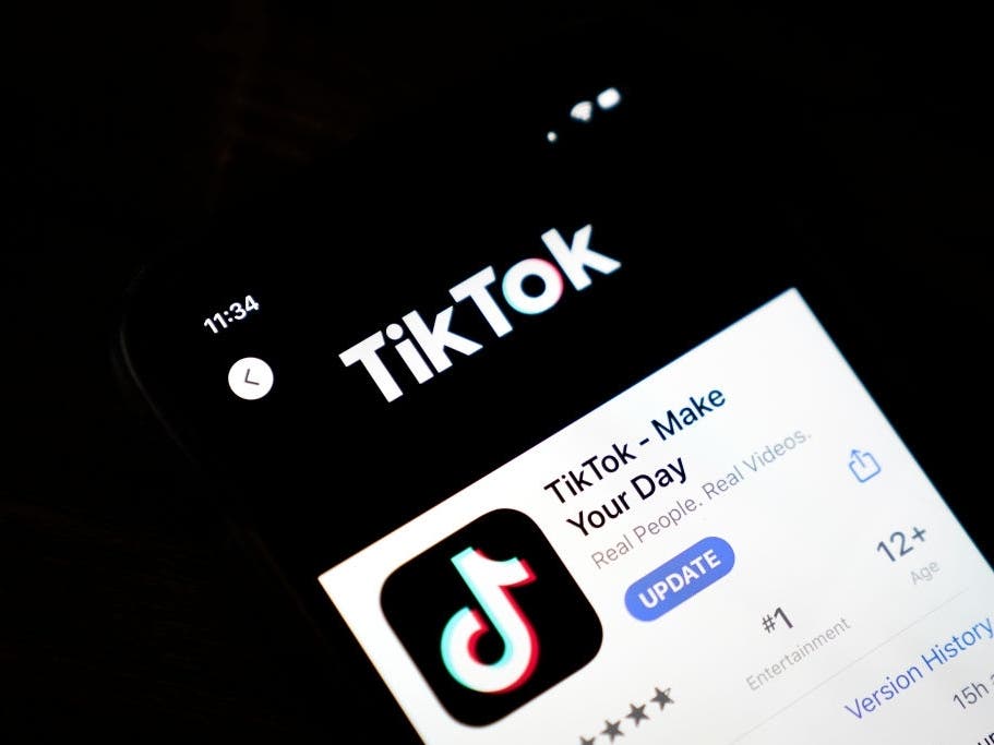 The Trump administration plans to issue an order Friday banning new downloads of Chinese-owned apps TikTok and WeChat.