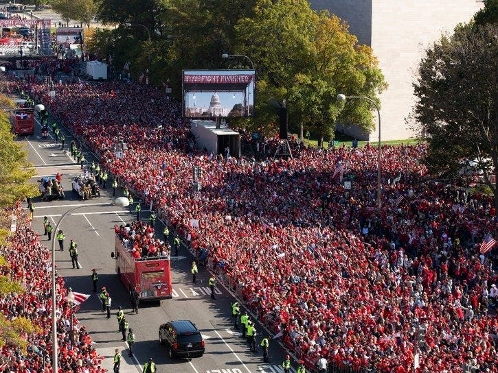 A couple from Herndon decided to get engaged prior to the victory parade for the World Series champion Washington Nationals. 