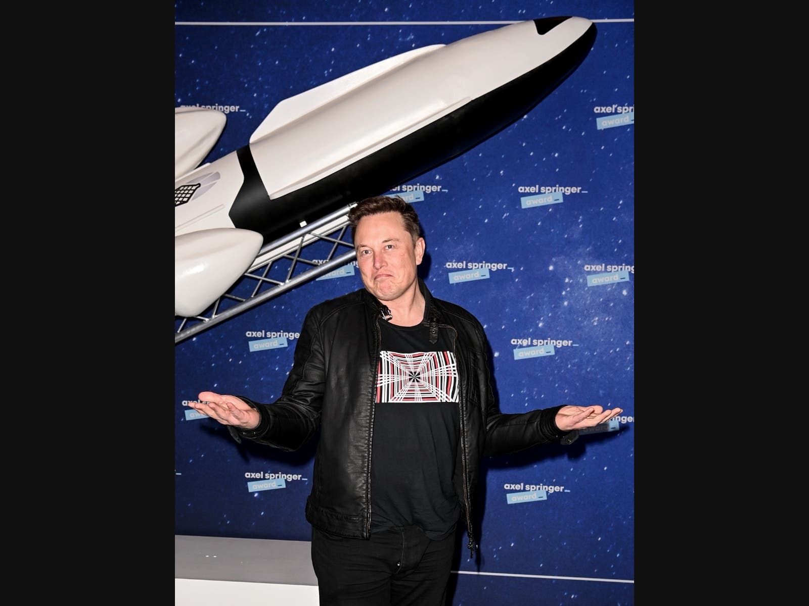  SpaceX owner and Tesla CEO Elon Musk poses on the red carpet of the Axel Springer Award 2020 on December 01, 2020 in Berlin, Germany.