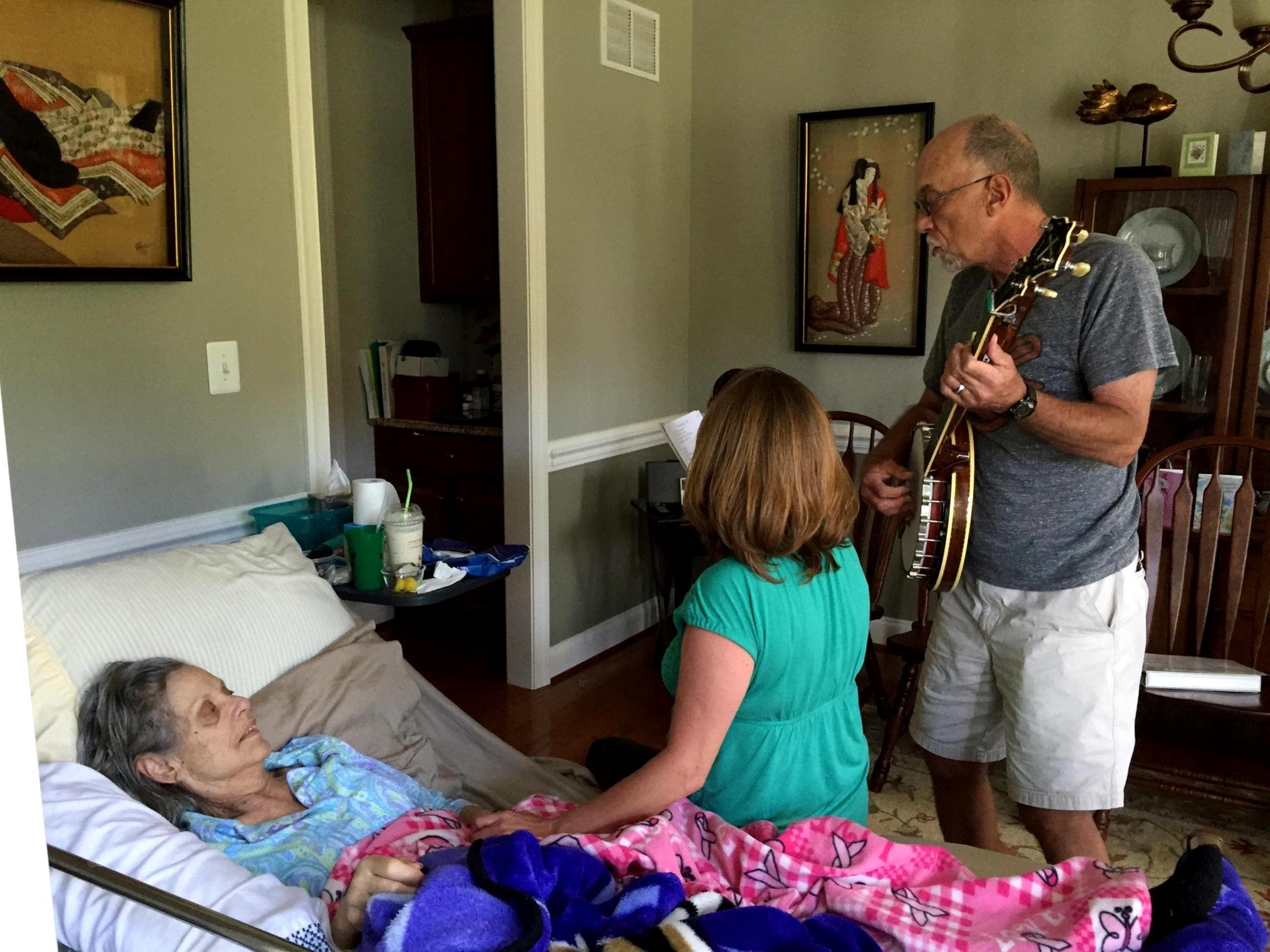 Bruce Sponsler plays for Carol Tutton Bruce Sponsler plays for Carol Tutton