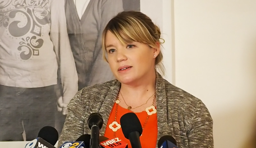 Alisa Wartick, one of a group of mothers in Lincoln Park who organized resettlement support for a Syrian refugee family