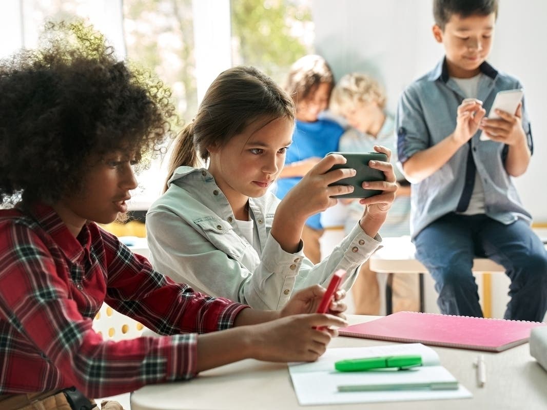 Bell-To-Bell Student Cellphone Policy Approved For Bridgewater-Raritan Schools