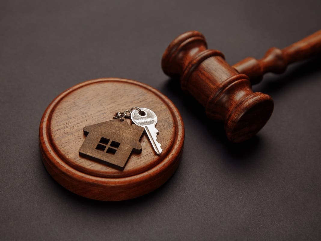 2 Accused Of Trying To Sell Multimillion Dollar House They Did Not Own