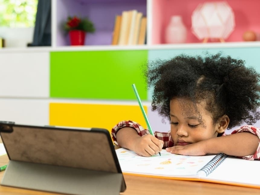 District 200 To Review 1:1 Technology Program For Elementary Students, Discuss Next Steps