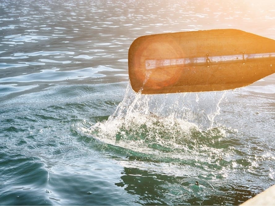 2 Kayakers Rescued After Capsizing On Lake Huron 