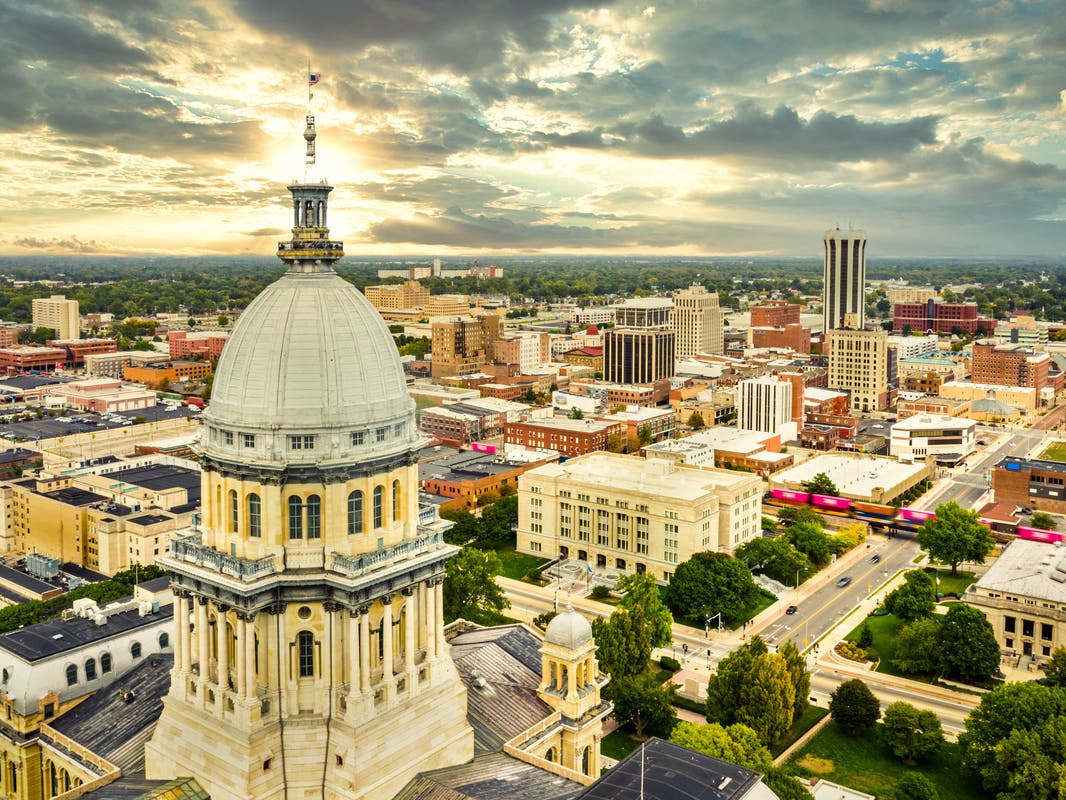 These IL Laws Take Effect This Summer