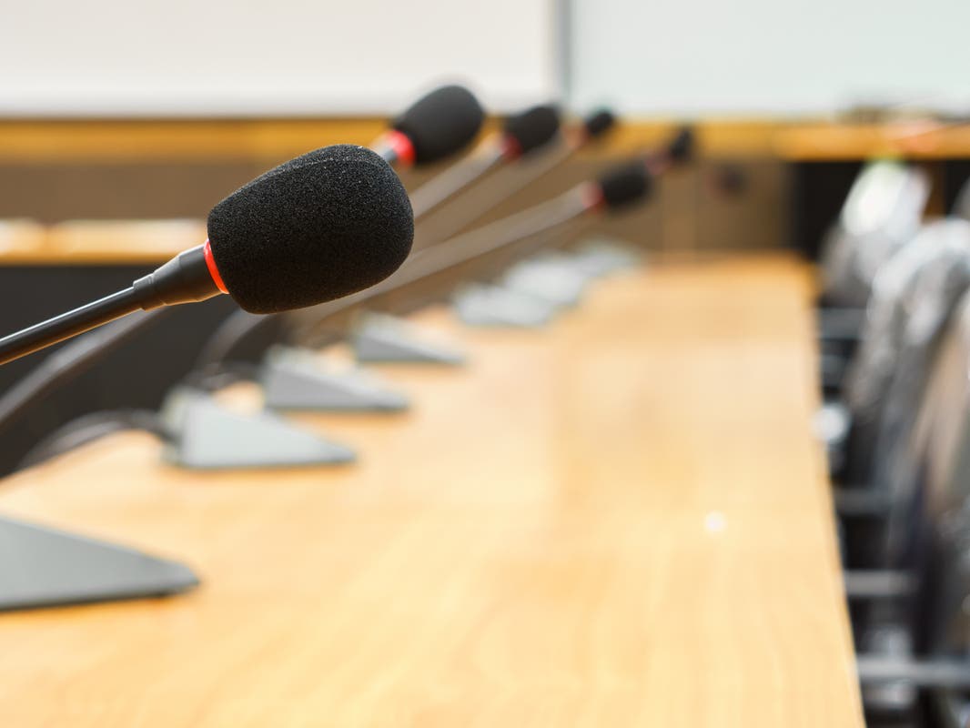 Winnetka Park Board Calls For Commissioner's Resignation