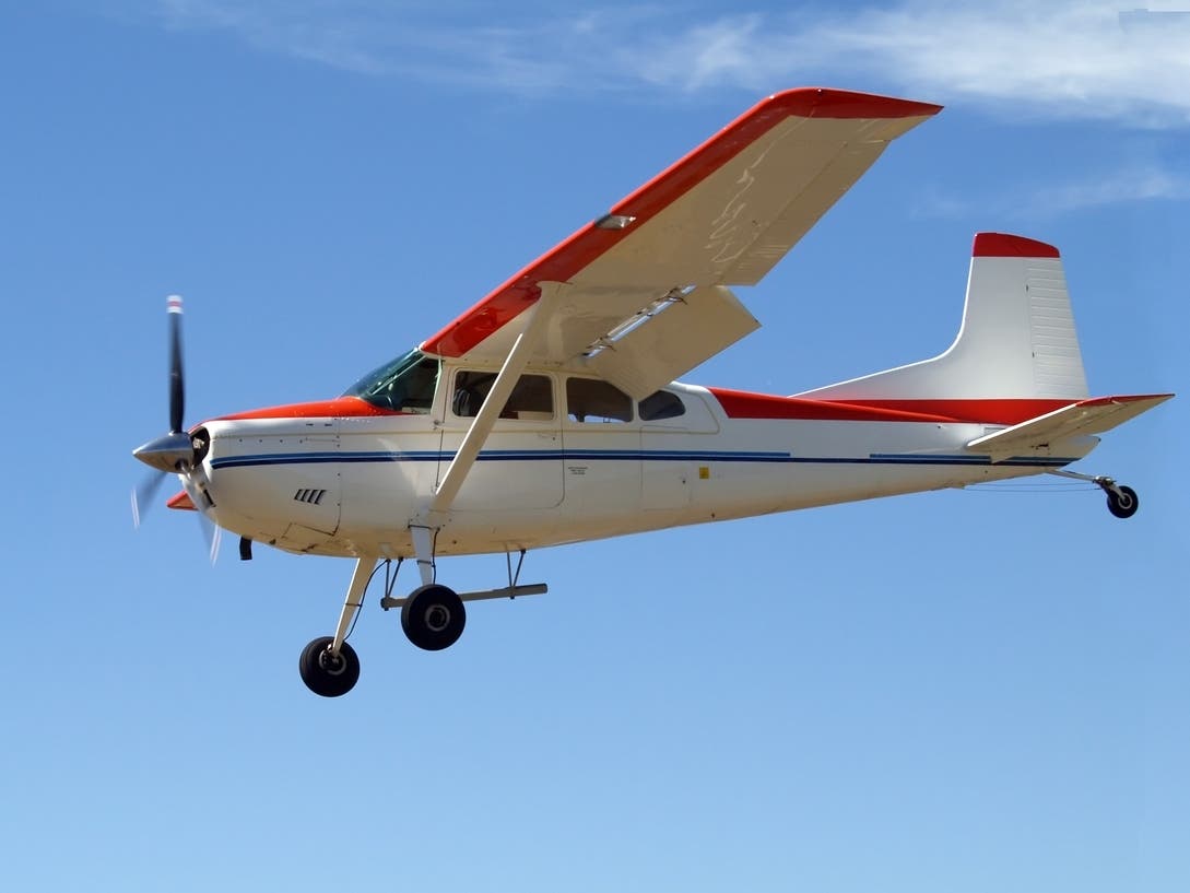 Crash Into Woods Injures 5 + Small Plane Splashdown + Huge Scratch-Off Winner: MA Weekend