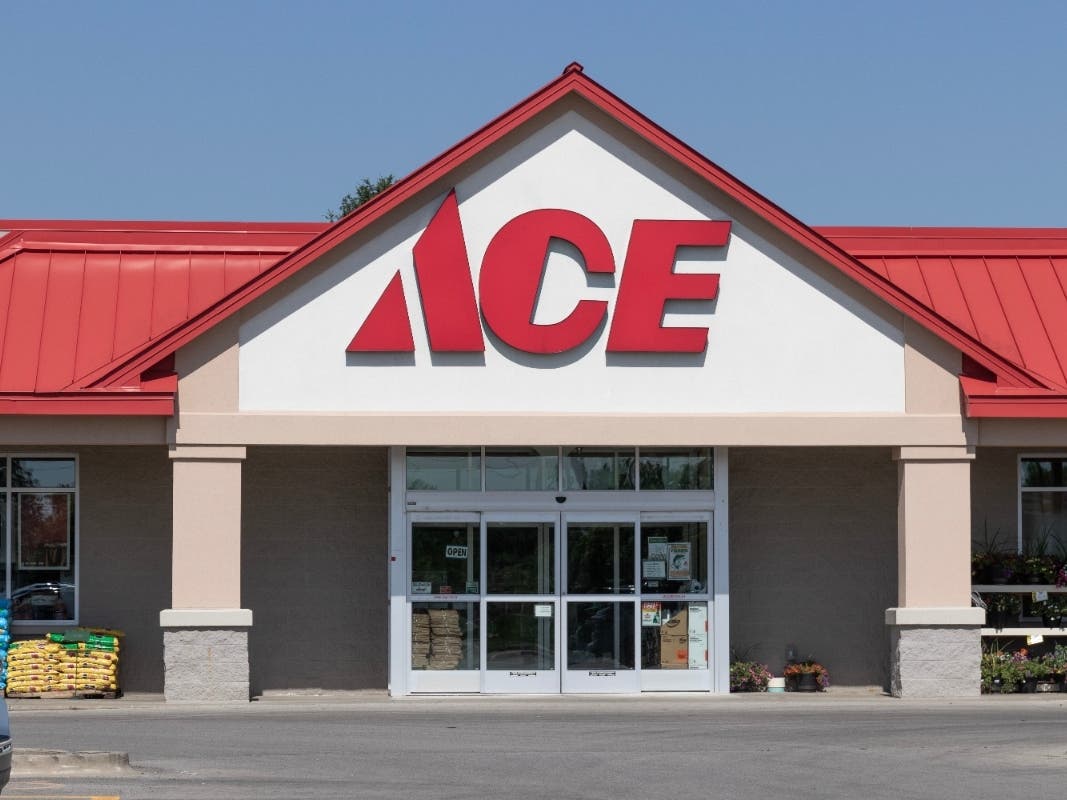 New Hardware Store Opens In Rockville