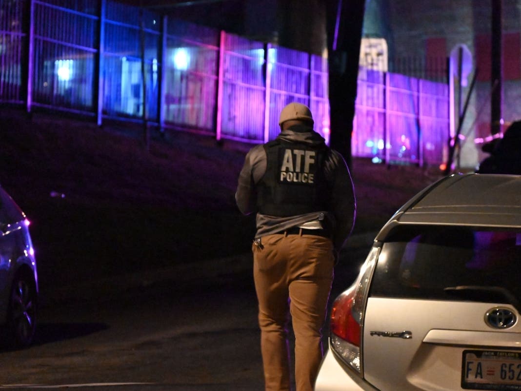 Smoke Shop Employee Sold Agent 3 Machine Guns: ATF