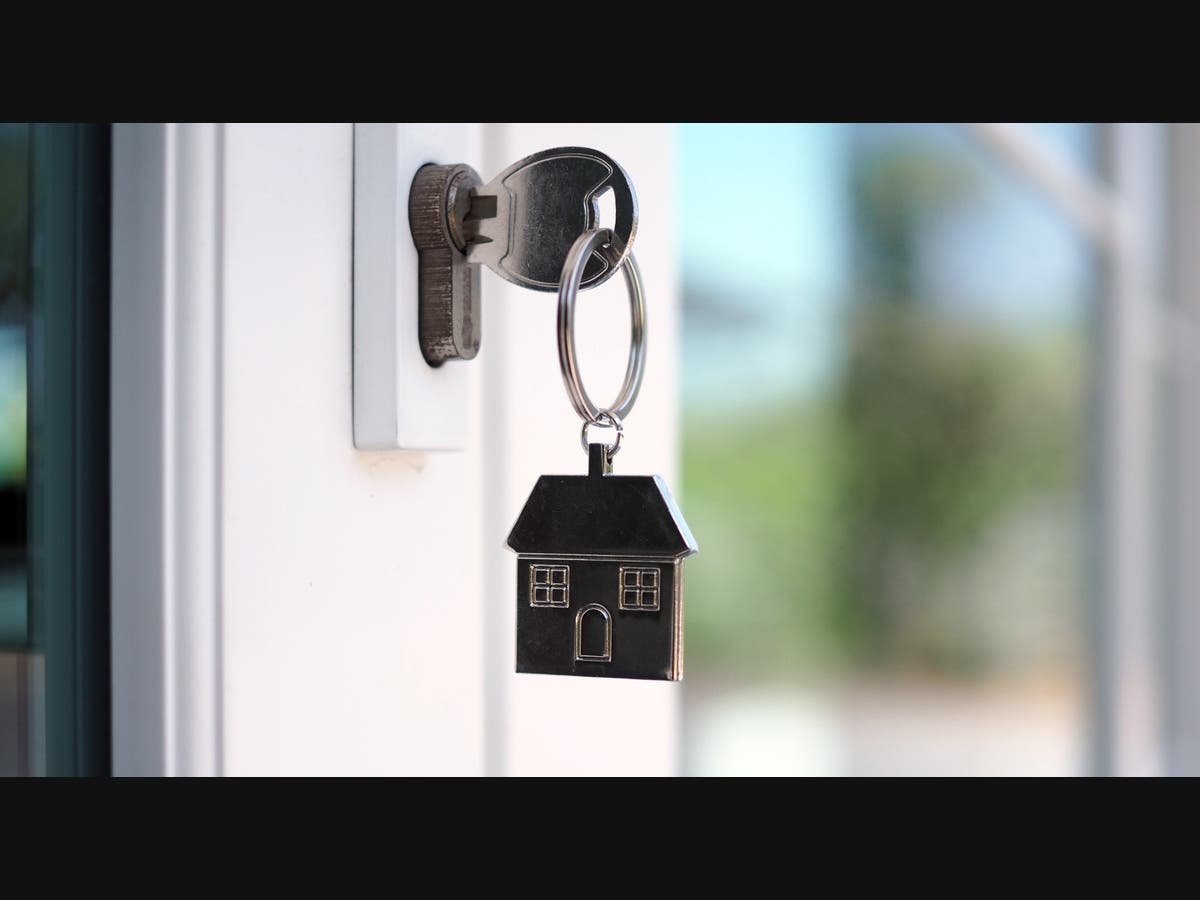 1 In 4 CA Homes For Sale In Major Cities Only Last A Week, New Data Shows