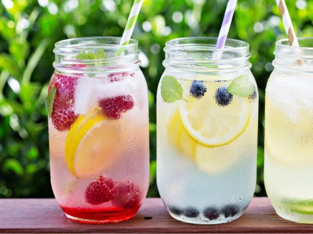 Chicago Ridge Mall Wraps '250 Acts Of Community' With Lemonade Stand, Food Drive, Prizes