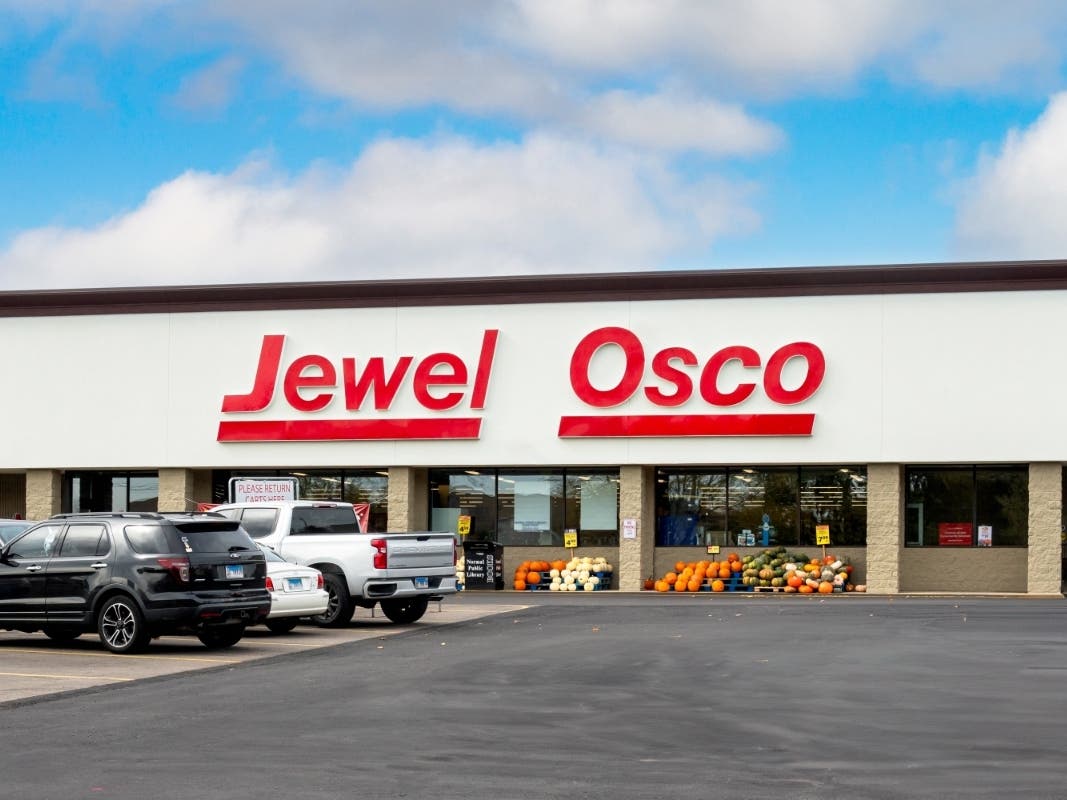 Iconic Shop Closes After 60 Years | Massive Grocery Store Opens | Jewel Sells $1M Ticket: IL Business News