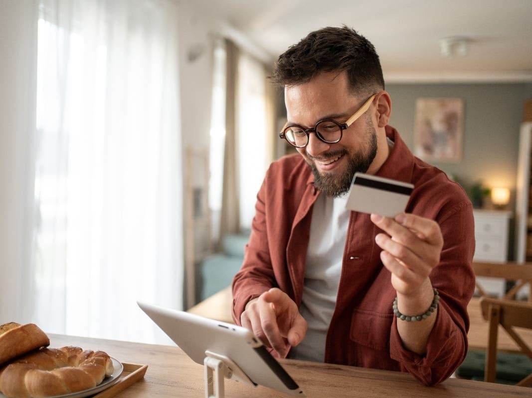 Stores Are Sizing You Up To Set Prices; FTC Wants Them To Tell You That