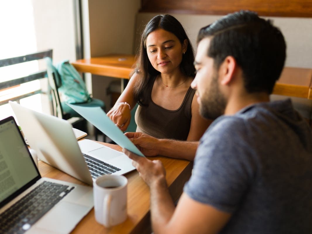 Coffee Shop ‘Laptop Squatters’ Can Overstay Their Welcome [The Question]