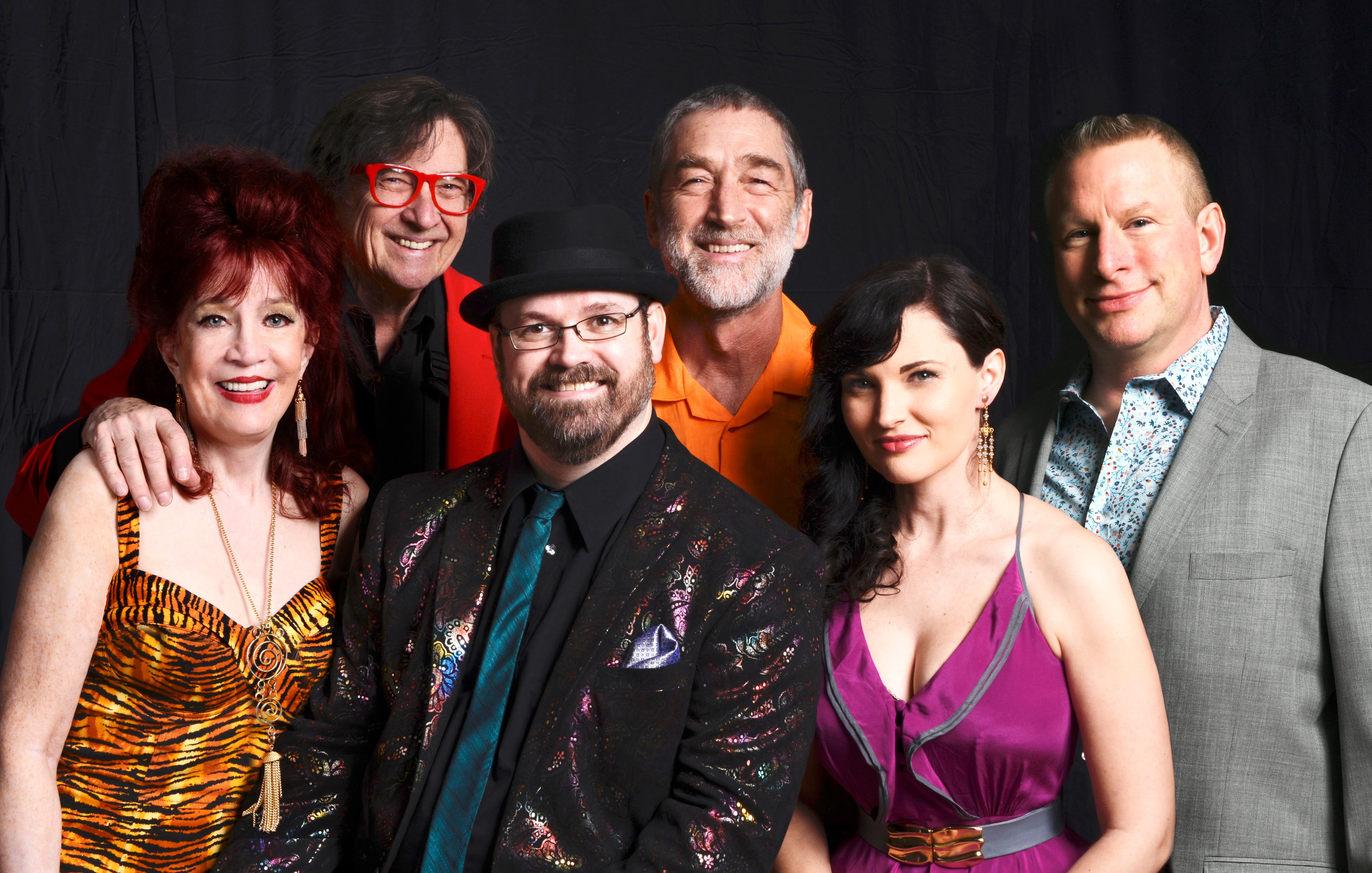 Eight to the Bar plays a Public Dance at the Owenego Inn and Beach Club in Branford