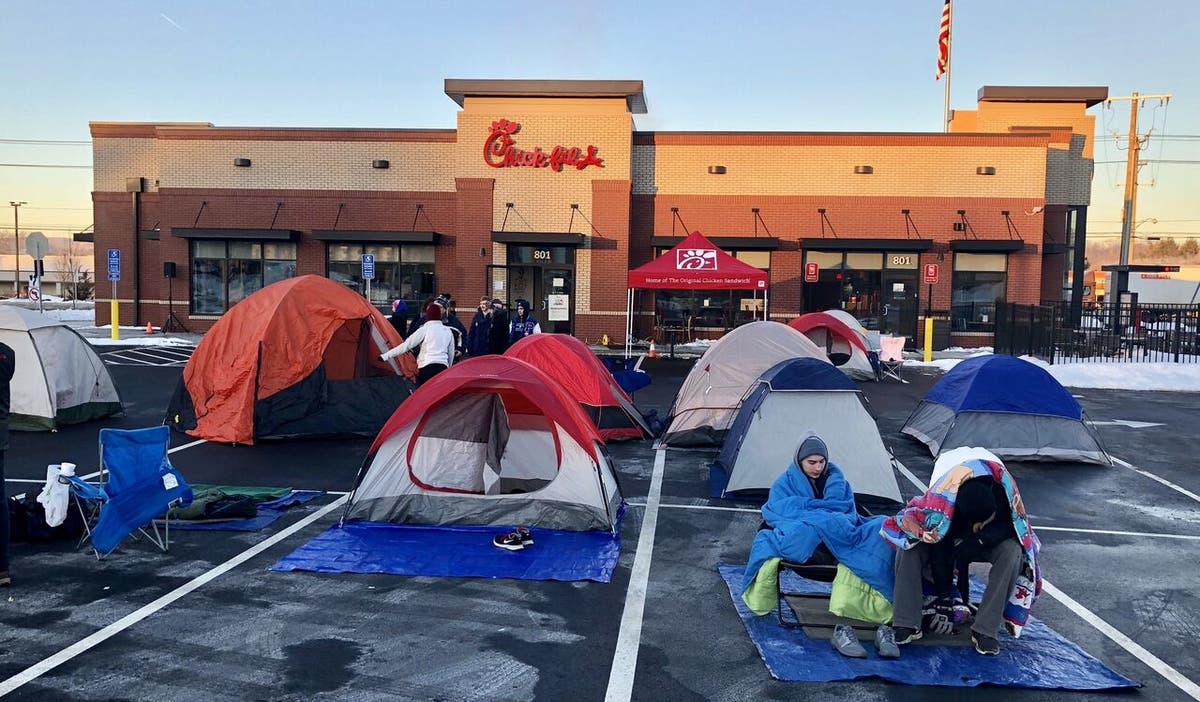 https://patch.com/img/cdn20/users/103600/20180110/115416/styles/raw/public/processed_images/chick_fil_a_tents-1515599346-3413.jpg