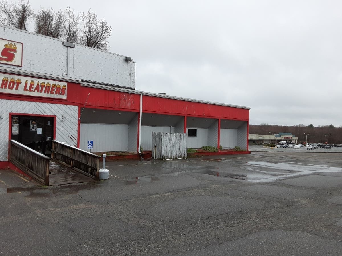 The Hot Leathers and Geissler's plaza on Sullivan Avenue in South Windsor.