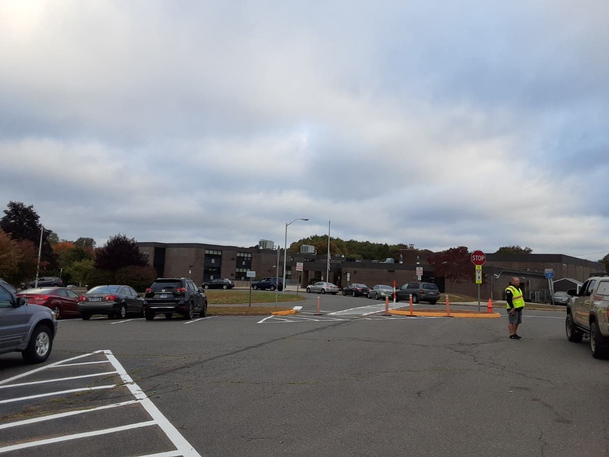 Elementary students will be going back to school full-time in Vernon next month.