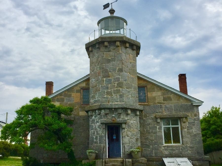 The latest featured image in the Picture Connecticut series takes us about as far as we can go along the southeast coastline.
