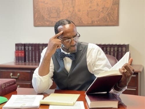 Manchester Town Clerk Darryl E. Thames Sr. died unexpectedly Wednesday night.