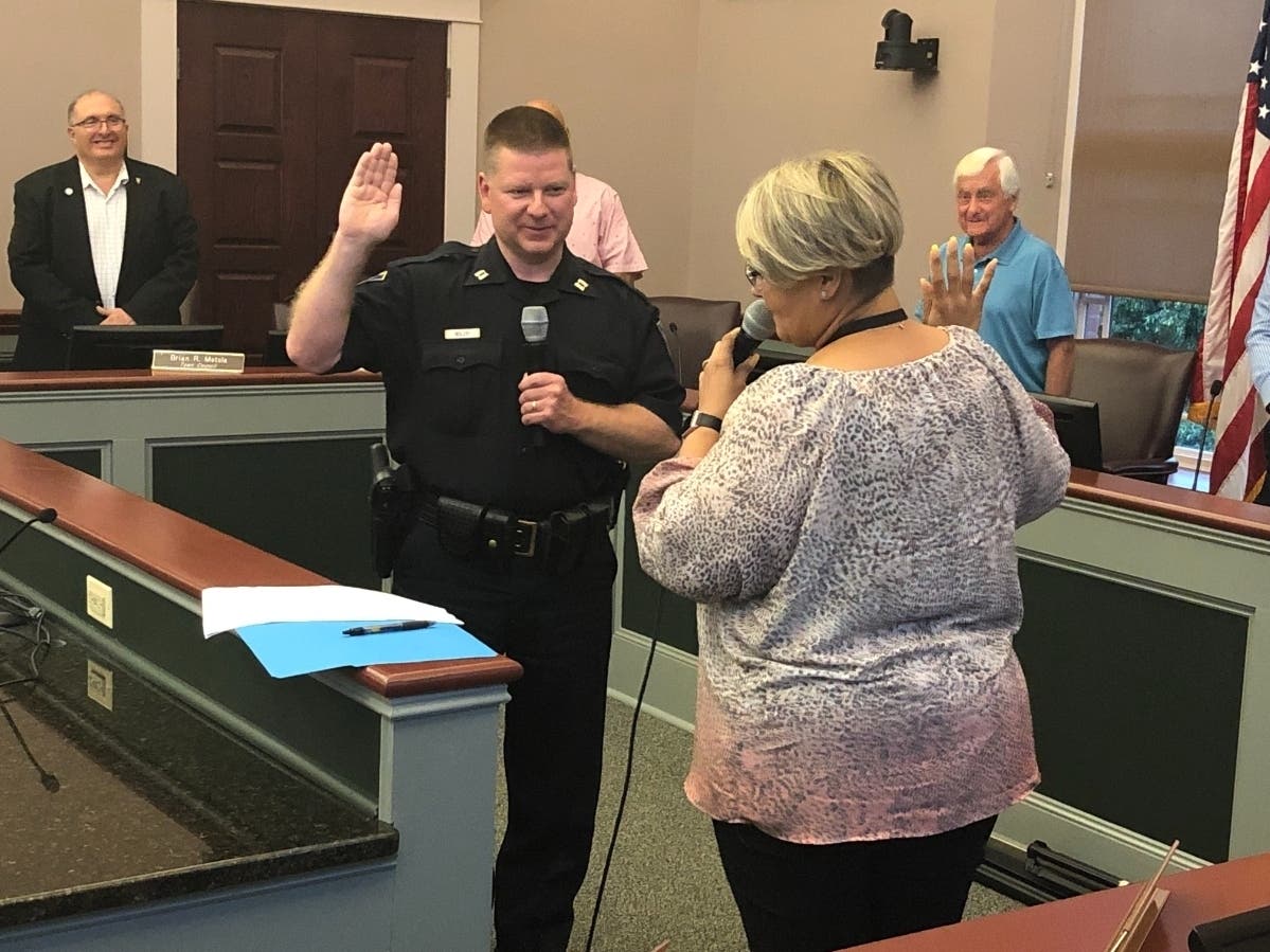 Vernon Police Chief John Kelley is retiring from the force after nearly three decades on the job. 