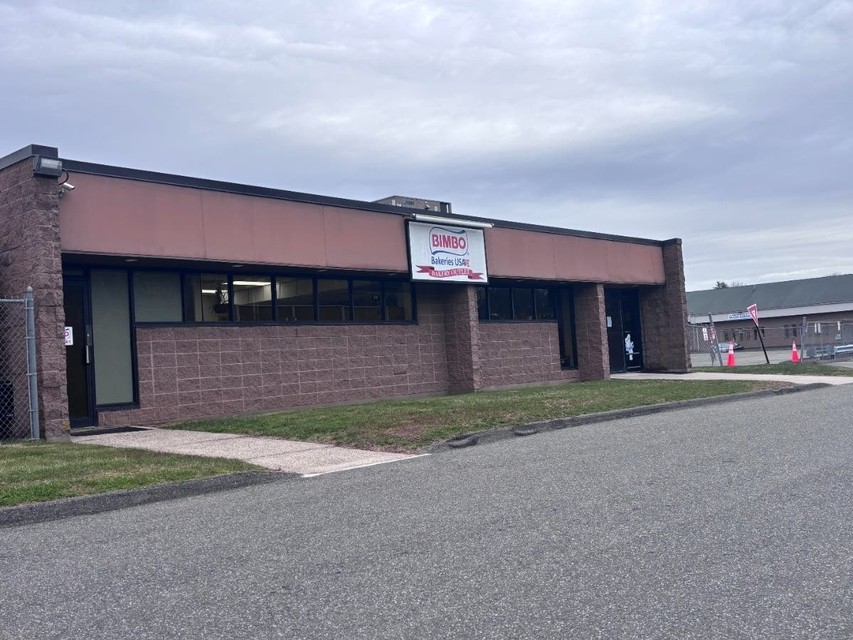 The Bimbo Brands bakery outlet in Cromwell has closed, along with the other two that remained on Connecticut — Naugatuck and Orange.