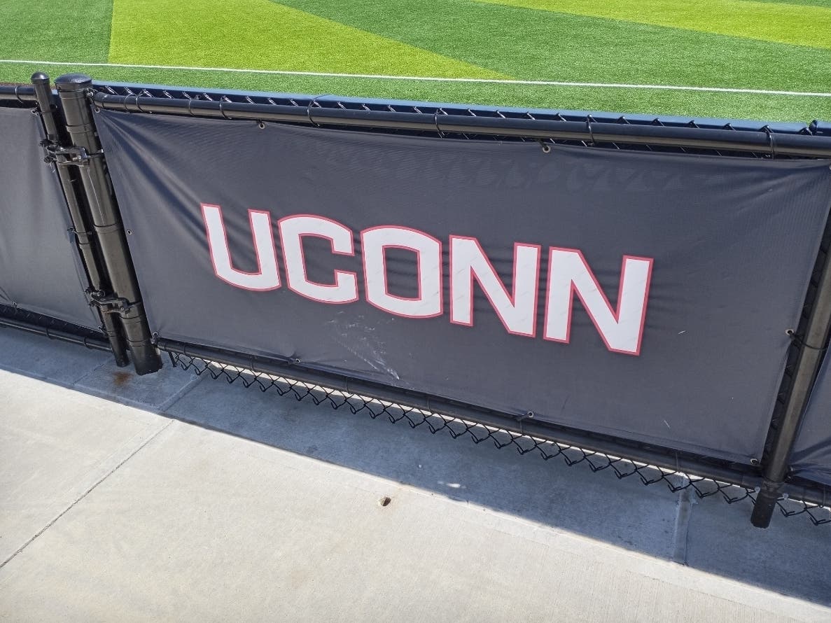 University of Connecticut women's basketball alumna and current assistant coach Jamelle Elliott was inducted into the UConn School of Business Hall of Fame.