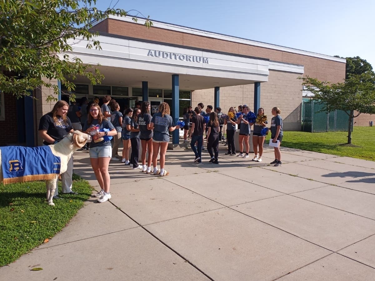 News small post card thumbnail