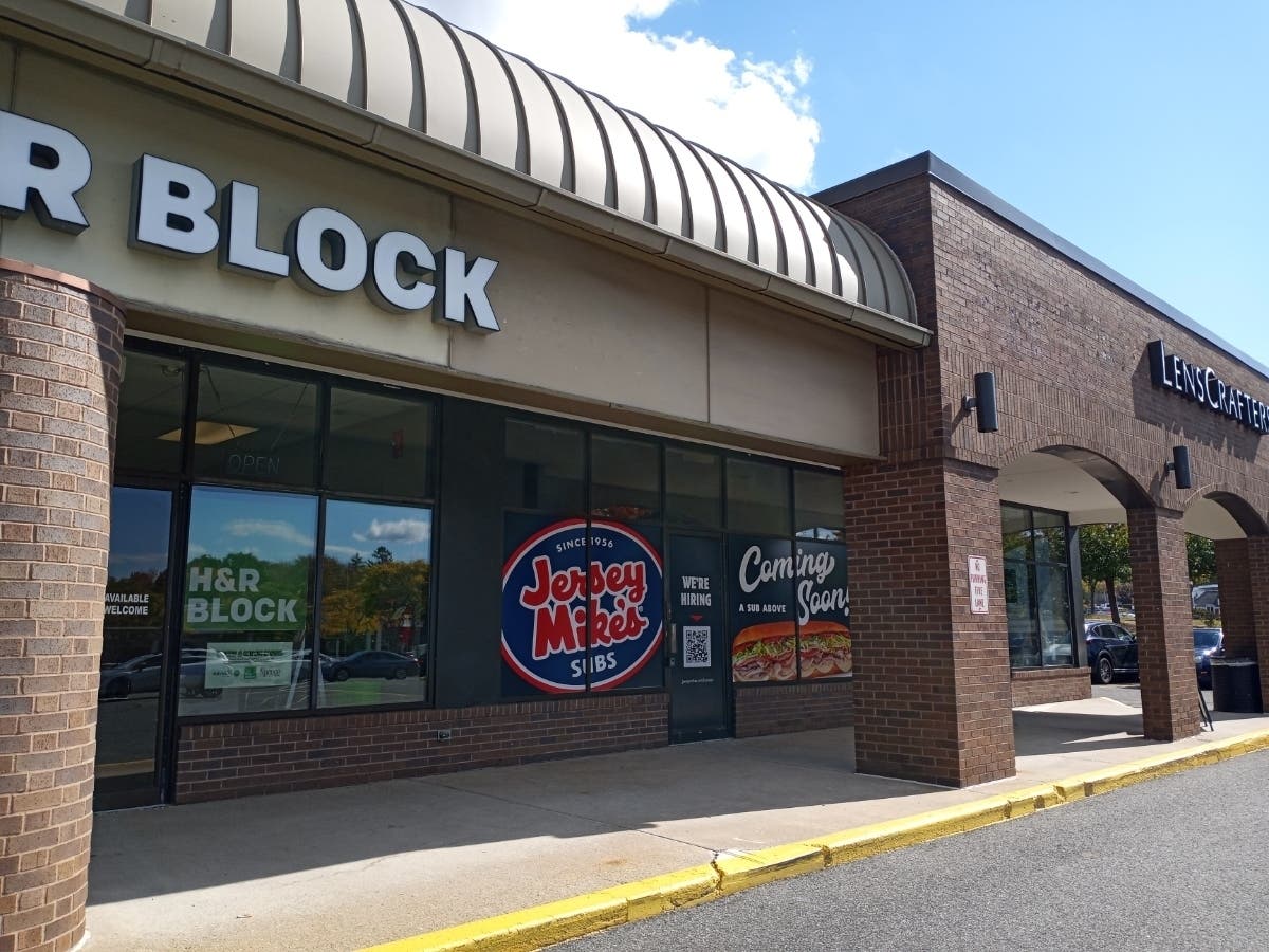 The permits have been approved and the sign is up for the new Jersey Mike's in Vernon. 