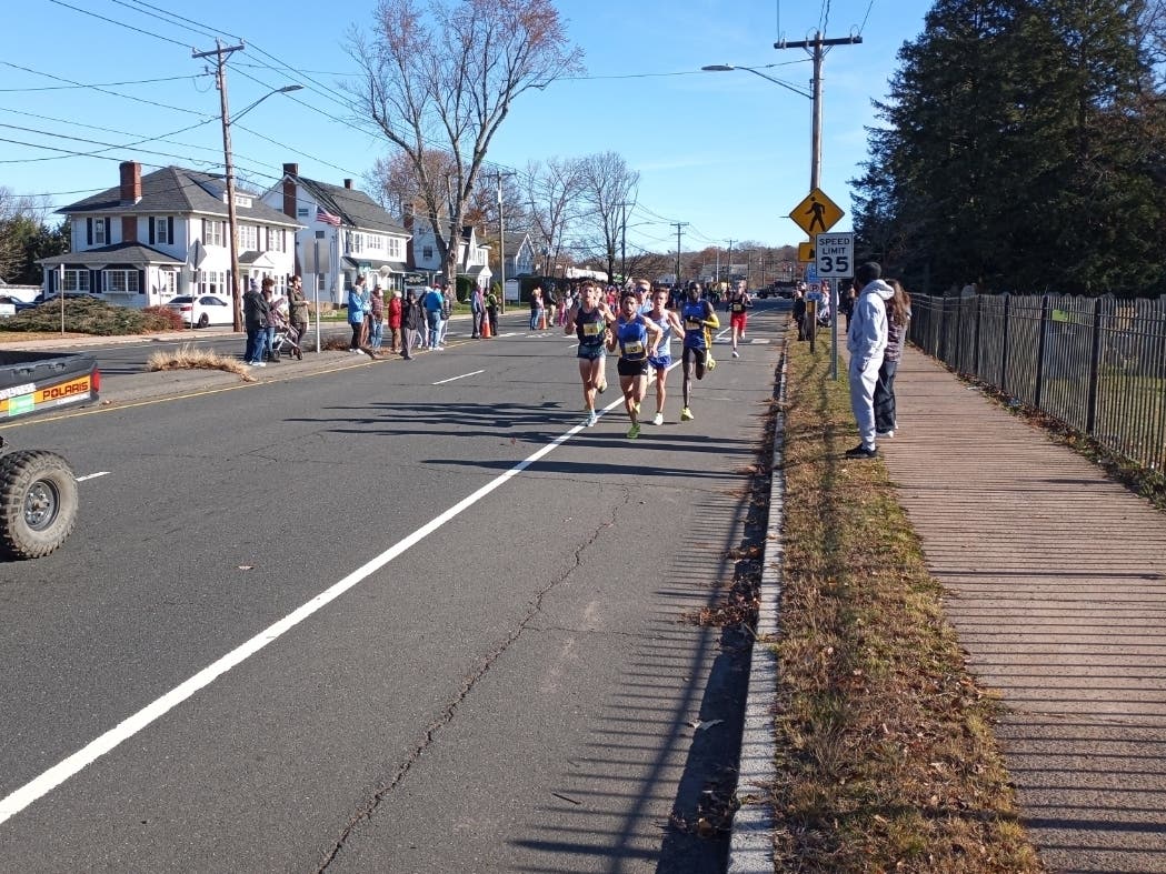 Just hours after Manchester Road Race officials announced that Morgan Beadlescomb (Bib No. 4) was set to defend his title, the elite runner withdrew from the 2024 field.
