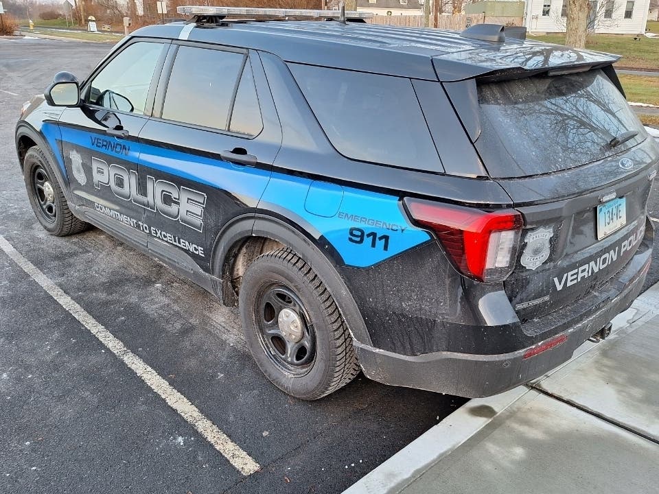 Police said two familiar faces are facing familiar charges after a stop in Vernon. 