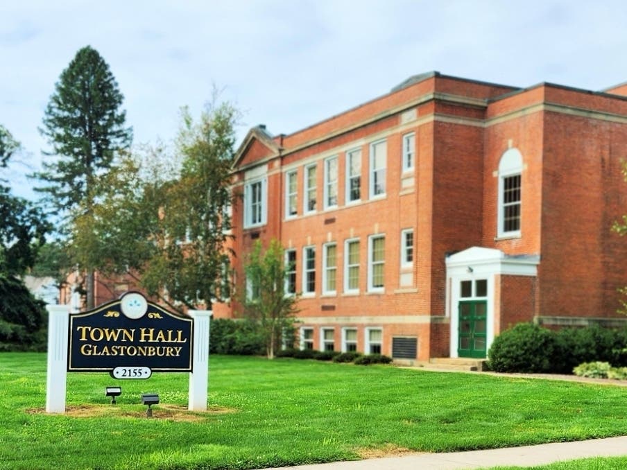 A subcommittee of the Glastonbury Town Council is scheduled to meet next week to review procedural rules governing council meetings.
