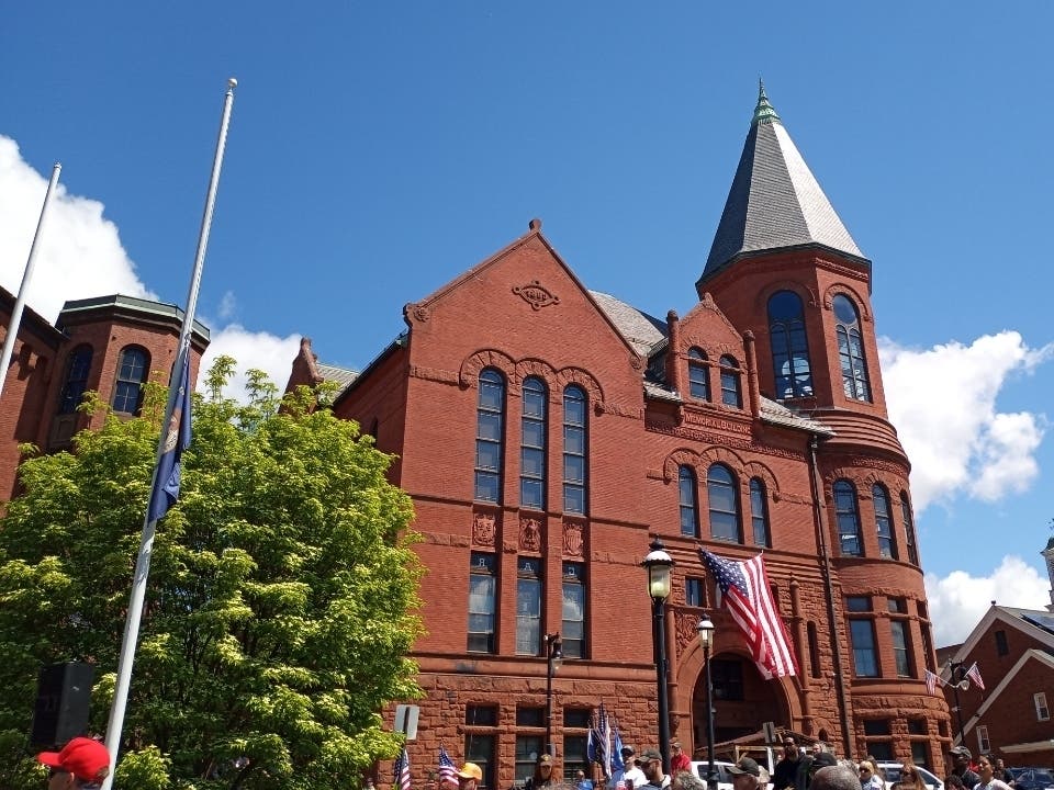 News small post card thumbnail