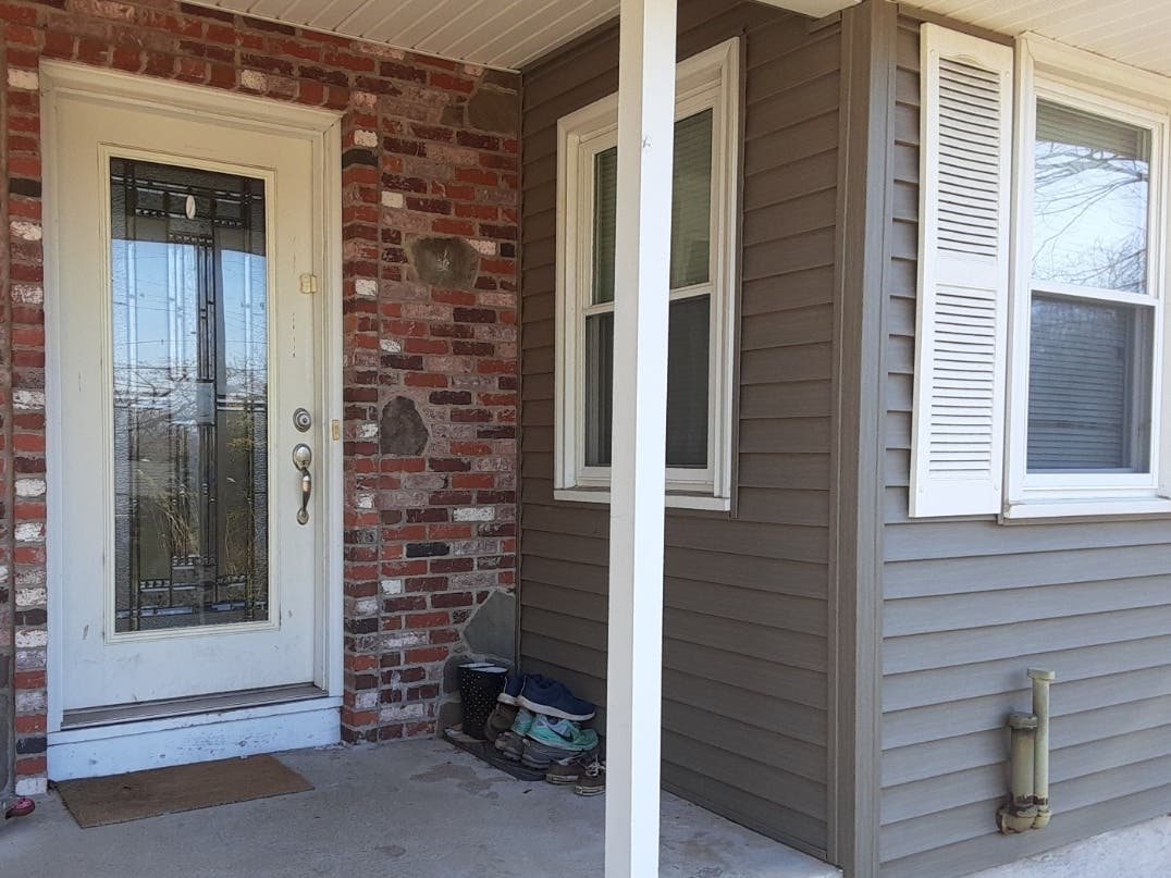 Most March sales in Tolland fell between the mid-$300,000s and mid-$500,000s, with a few higher-end deals.