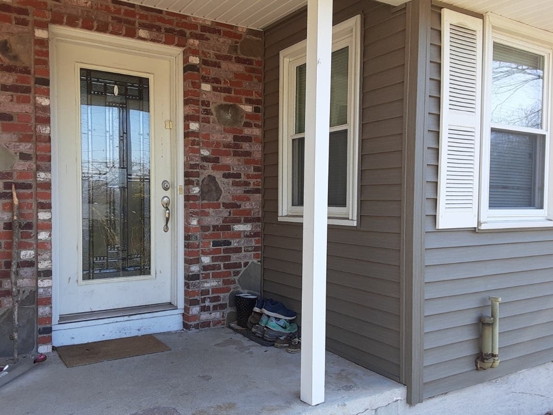 Recent Zillow listings show March sales in Glastonbury spanning condos, townhouses and single-family homes.