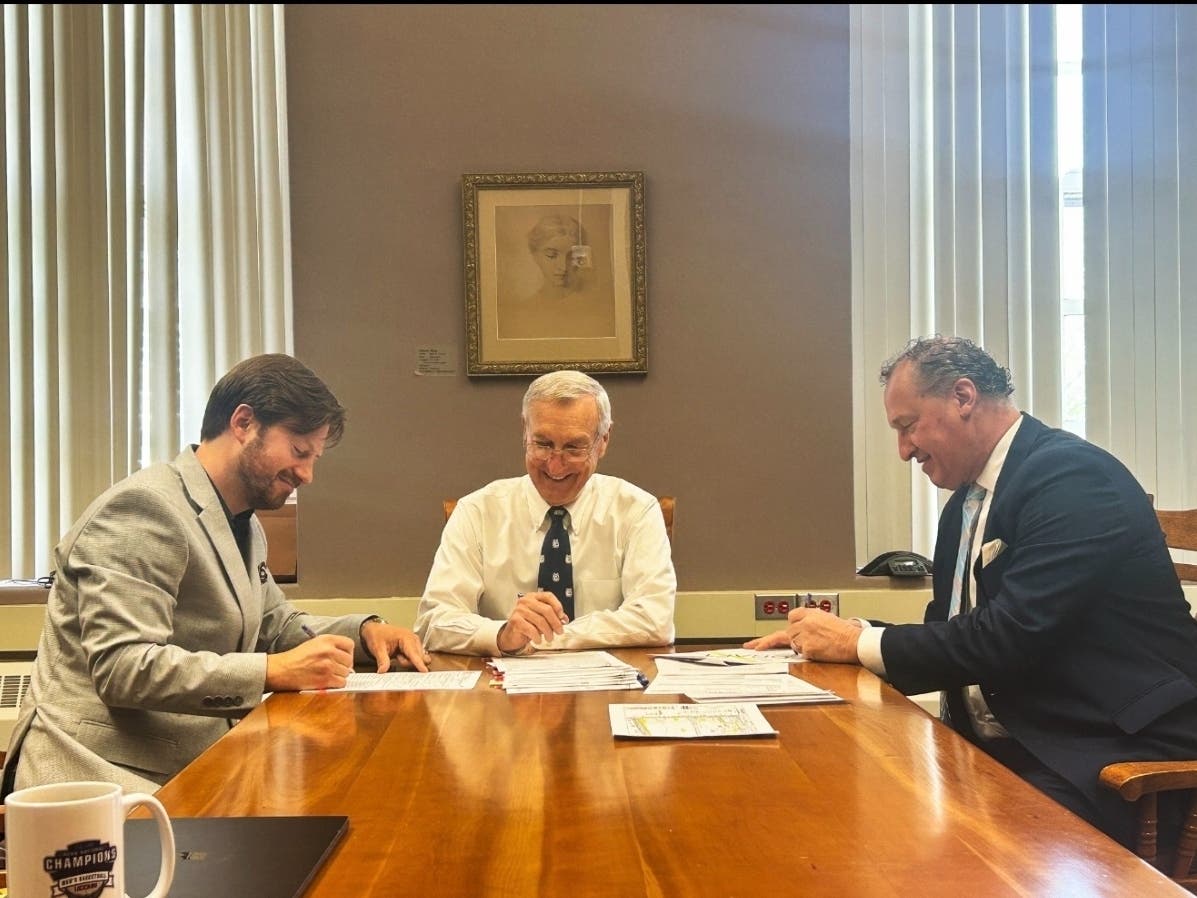 Manchester officials Thursday announced that an agreement conveying the former Broad Street Parkade property to Dallas-based Anthony Properties has been finalized.