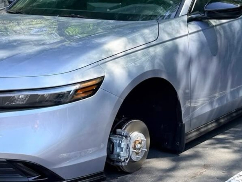 Thieves are taking rims off cars in north central Connecticut, authorities said.