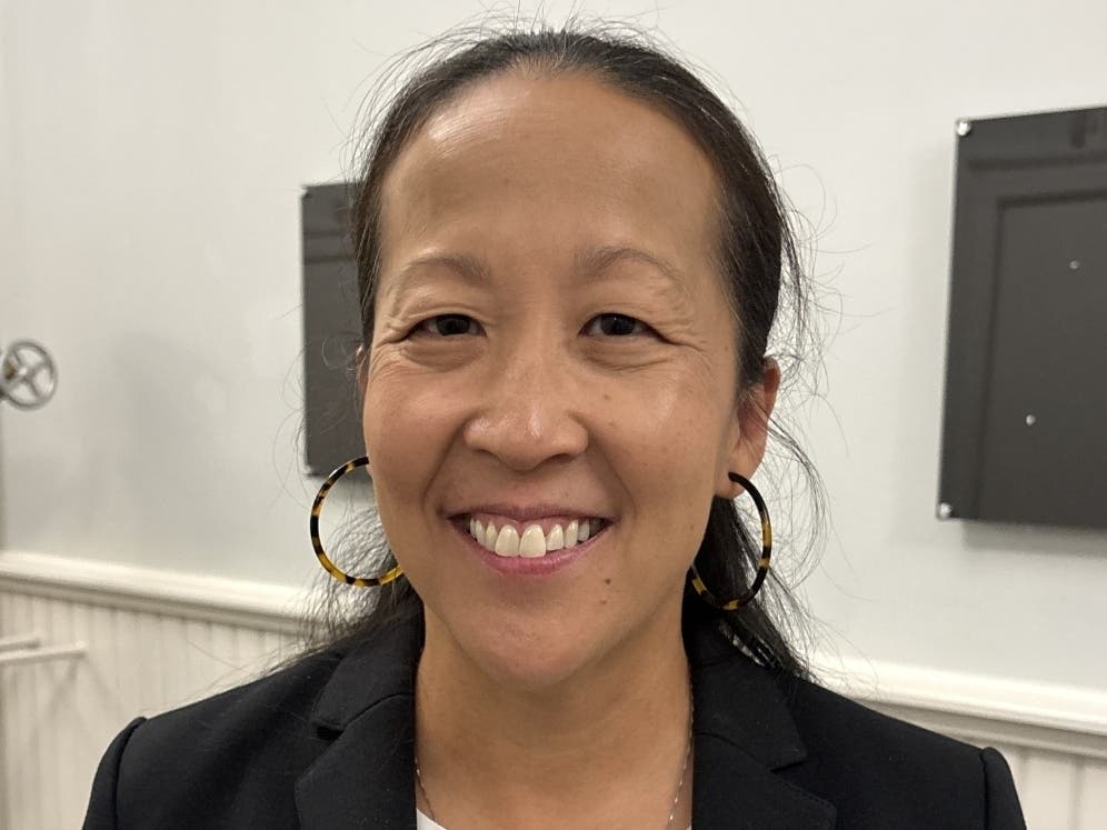 The Vernon Board of Education on Monday unanimously appointed Dr. Jennifer L. Hills-
Papetti as the next superintendent of the Vernon Public Schools.